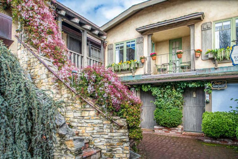 Best Airbnbs in Carmel-by-the-Sea, California: Artists Way Apartment