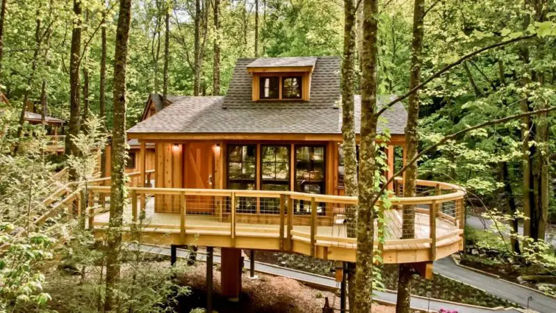 Best Airbnbs Great Smoky Mountains National Park: Magnolia at Treehouse Grove