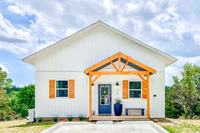 Best Airbnbs in Branson Missouri: Modern Farmhouse