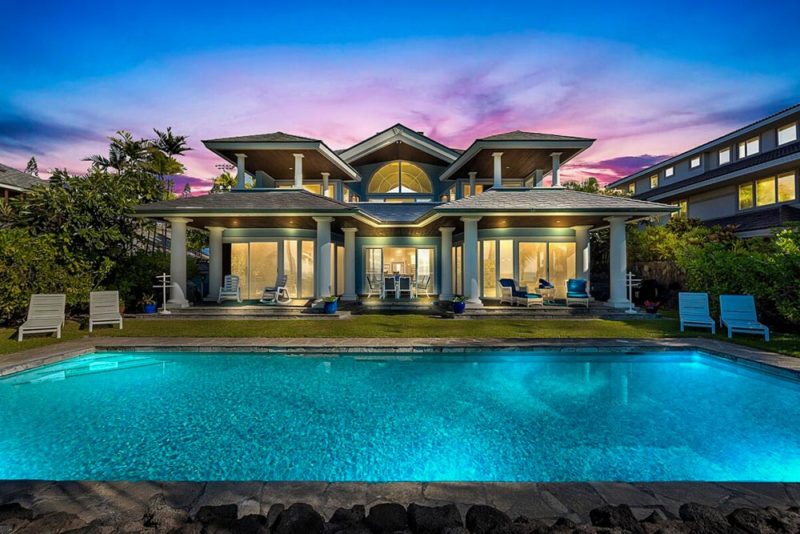 Best Kona Airbnbs & Vacation Rentals: Oceanfront Estate
