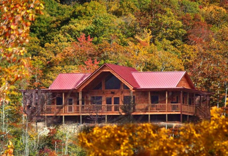 Best Smoky Mountains Airbnbs & Vacation Rentals: Black Bear Lodge
