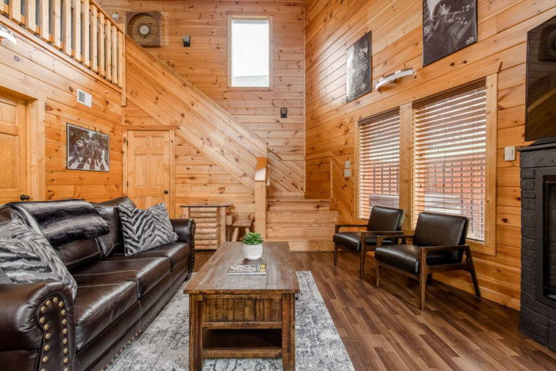 Best Smoky Mountains Airbnbs & Vacation Rentals: Modern Timber Cabin