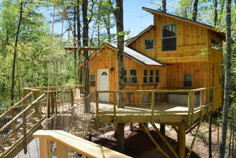 Best Smoky Mountains Airbnbs & Vacation Rentals: TreEscape Treehouse