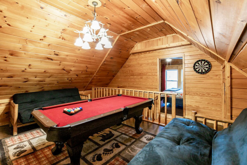 Cool Smoky Mountains Airbnbs & Vacation Rentals: SmokyStays Cabin