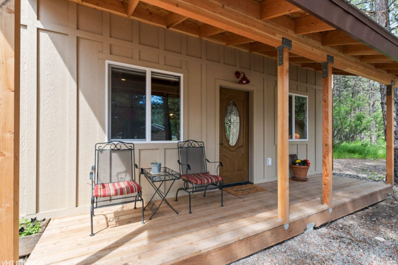 Coolest Airbnbs Near Glacier National Park: Honeymoon Suite
