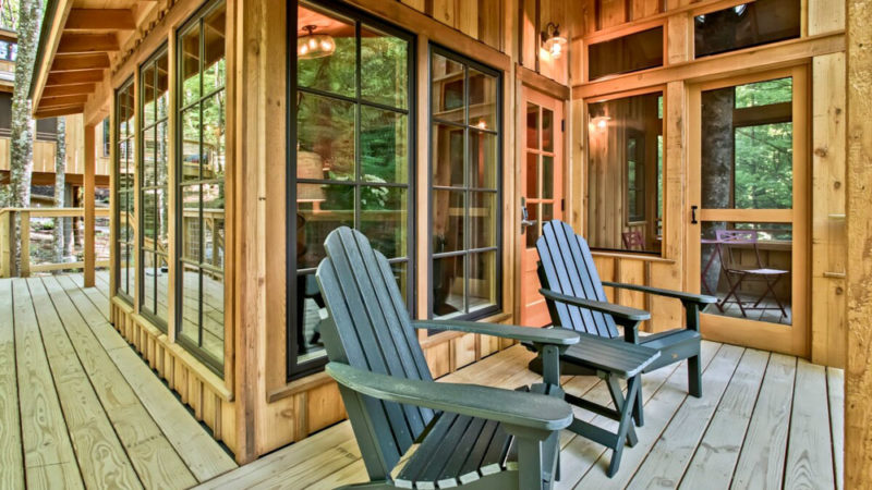 Coolest Airbnbs Great Smoky Mountains National Park: Magnolia at Treehouse Grove