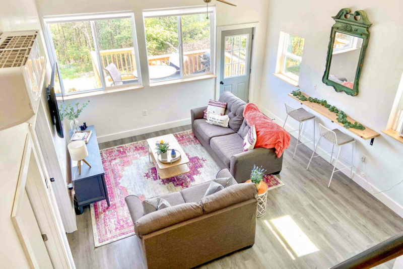 Coolest Airbnbs in Branson, Missouri: Modern Farmhouse