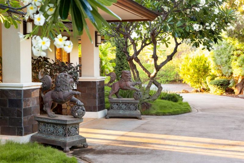 Coolest Airbnbs in Maui, Hawaii: Garuda Estate