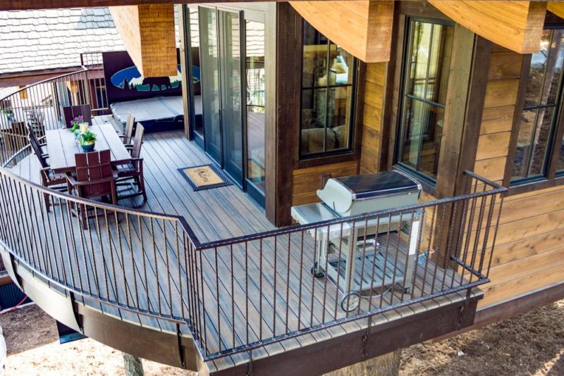 Glacier National Park Airbnbs & Vacation Homes: Treehouse Chalet