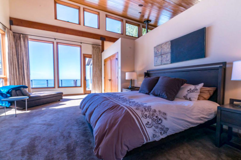 Unique Airbnbs in Big Sur, California: Modern Cliffside Home