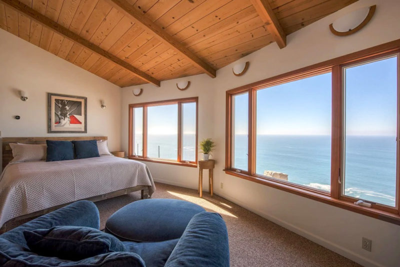 Unique Big Sur Airbnbs & Vacation Rentals: Contemporary Cliffside House