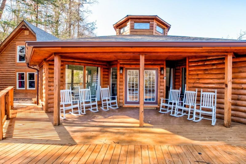 Unique Smoky Mountains Airbnbs & Vacation Rentals: SmokyStays Cabin