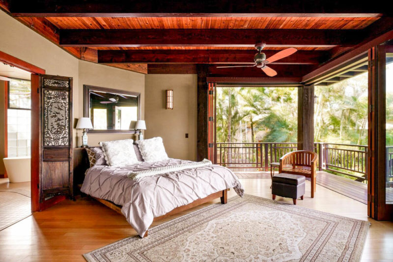 Waikoloa Airbnbs & Vacaton Homes: Nana Kohola Beach House
