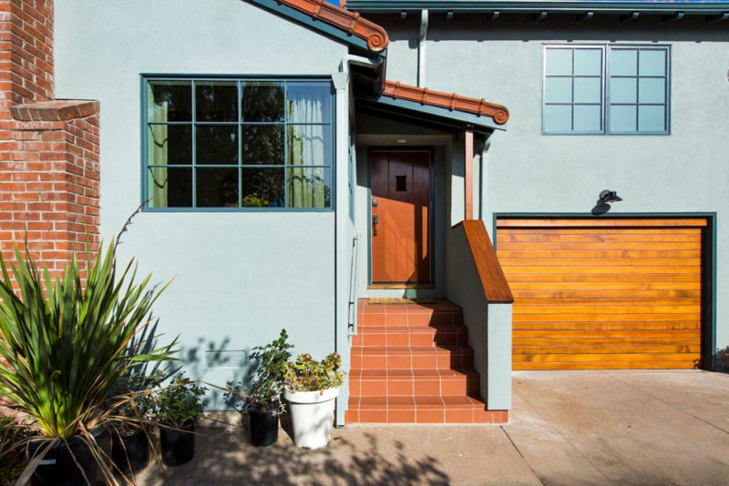 Airbnb Oakland, California Vacation Homes: Mid-Century Home