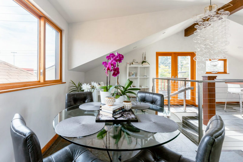 Airbnb Oakland, California Vacation Homes: Stargazer Urban Loft