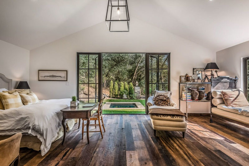 Airbnbs in Napa Valley, California Vacation Homes: Designer Farmhouse