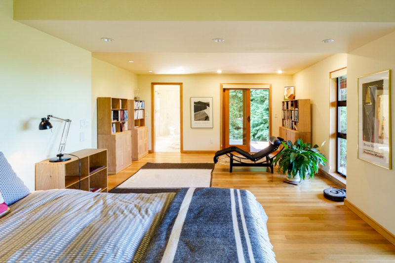 Airbnbs in Seattle, Washington Vacation Homes: Forest Retreat