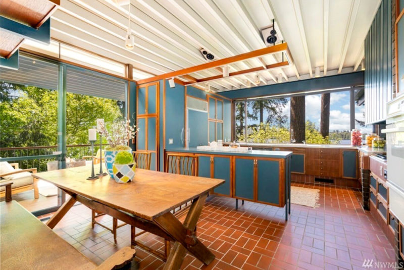 Airbnbs in Seattle, Washington Vacation Homes: Lake View House