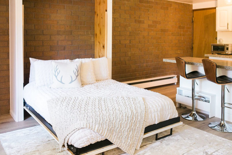 Best Airbnbs in Park City, Utah: Bright Studio