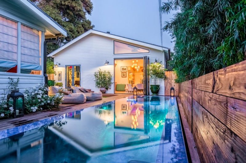 Best Airbnbs in Venice Beach, California: Artsy Cottage