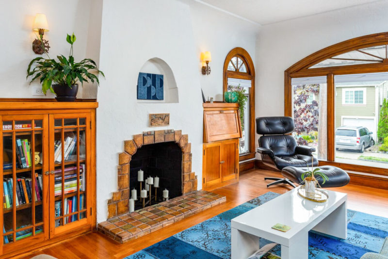 Best Airbnbs in Oakland, California: Vintage Spanish Bungalow