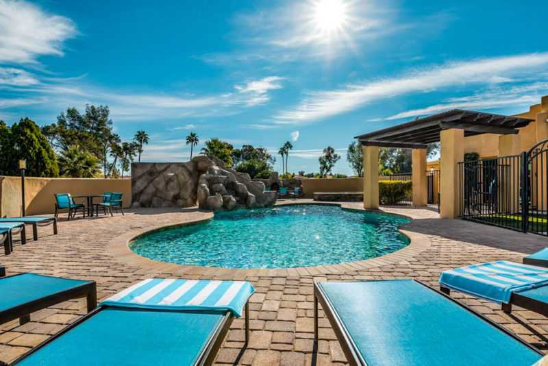 Best Phoenix Airbnbs & Vacation Rentals : Sundown Estate