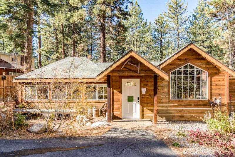 Best South Lake Tahoe Airbnbs & Vacation Rentals: Charming Cottage