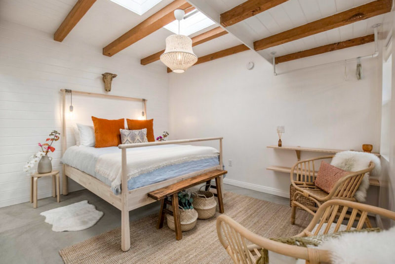 Cool Venice Beach Airbnbs & Vacation Rentals: Romantic Retreat