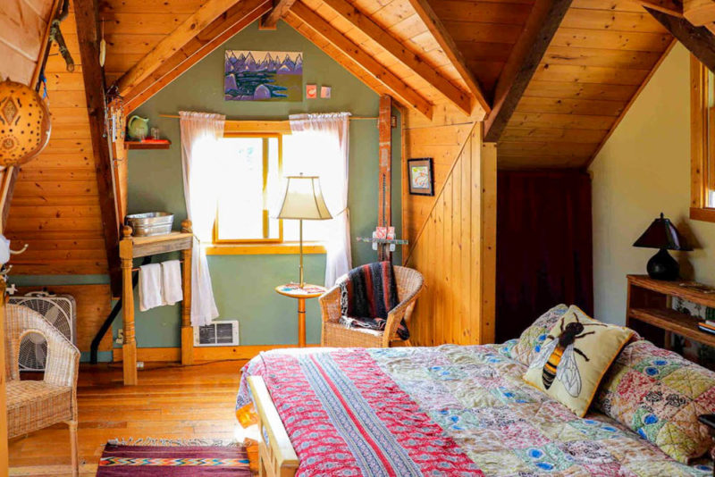 Coolest Airbnbs in Seattle, Washington: Purple Martin Cabin