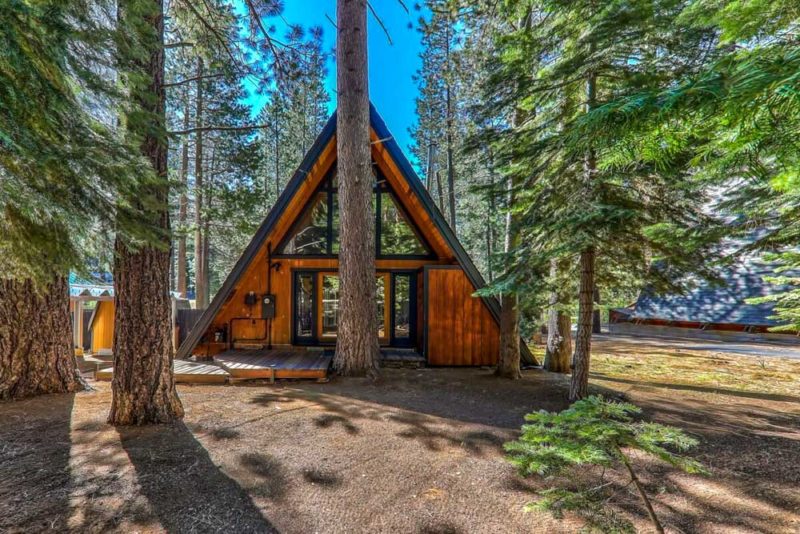 Coolest Airbnbs in South Lake Tahoe, California: Adorable Cabin