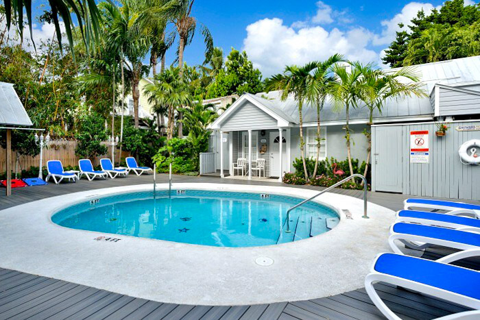 Florida Keys Airbnbs & Vacation Homes: Renovated Cottage