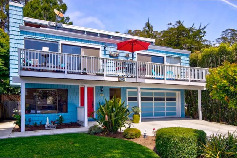 Half Moon Bay Airbnbs & Vacation Homes: Adorable Blue Cottage