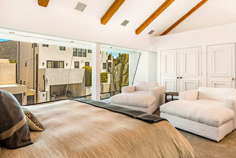 Malibu Airbnbs & Vacation Homes: Opulent Beach House