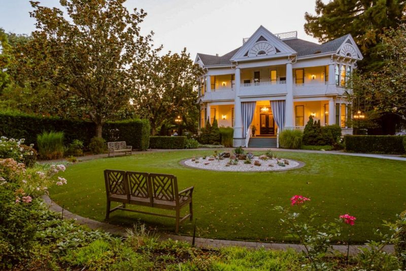 Napa Valley Airbnbs & Vacation Homes: White House Inn