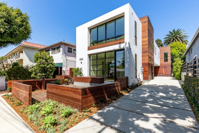 Santa Monica Airbnbs & Vacation Homes: Contemporary Townhouse