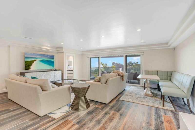 Airbnb Laguna Beach, California Vacation Homes: Hillside Home with Ocean Views