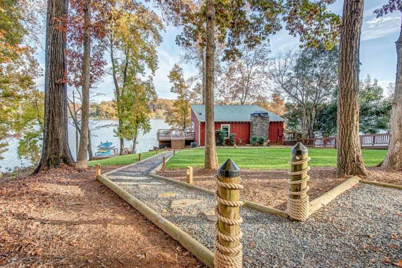 Airbnbs in Charlotte, North Carolina Vacation Homes: Bubba's Cabin