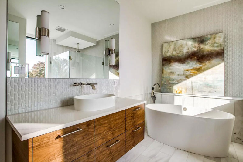 Airbnbs in Dallas, Texas Vacation Homes: Opulent Luxury Villa