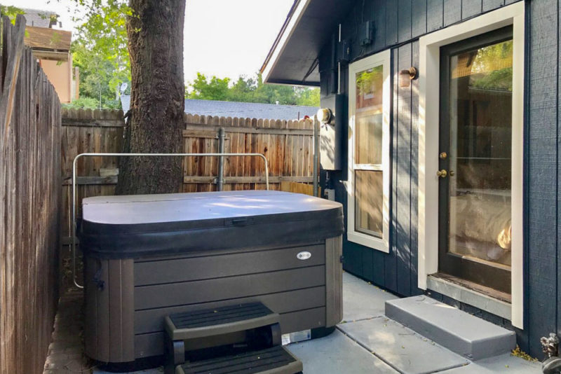 Airbnbs in Flagstaff, Arizona Vacation Homes: Wild Child Modern Cottage with Sauna Hot Tub
