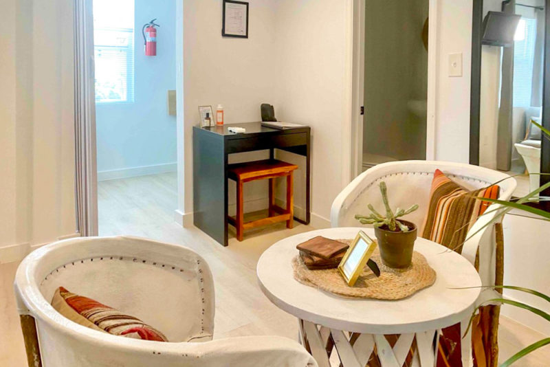 Airbnbs in Fort Lauderdale, Florida Vacation Homes: Quaint Cottage