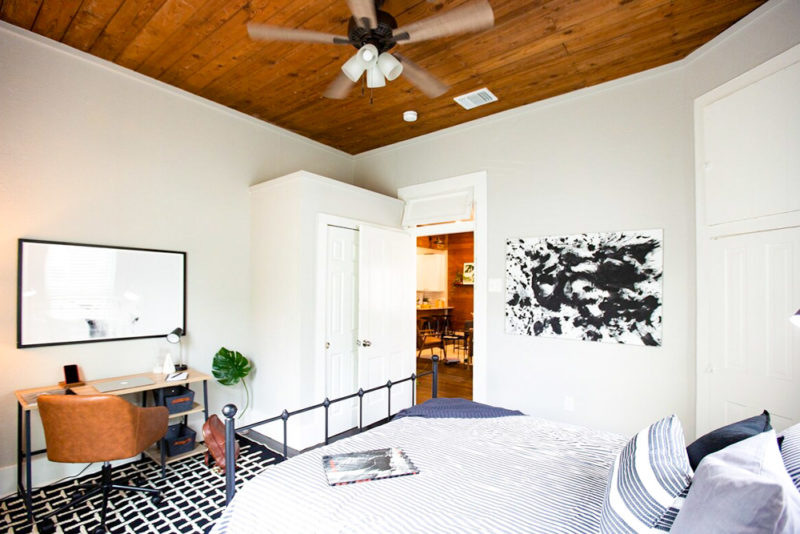 Airbnbs in San Antonio, Texas Vacation Homes: Chic Farmhouse