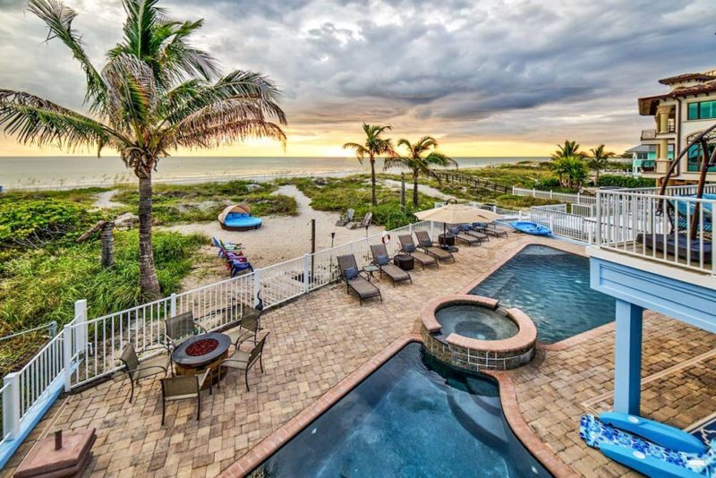 Airbnbs in Tampa, Florida Vacation Homes: Oceanfront Villa