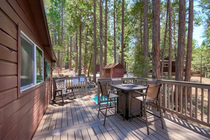 Airbnbs in Yosemite National Park Vacation Homes: BeetleBark Bungalow