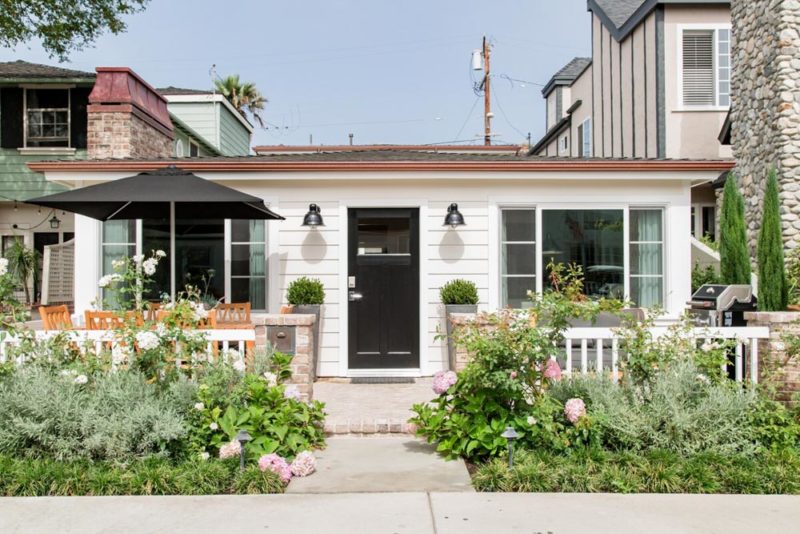 Best Airbnbs in Newport Beach, California: Enchanting Beach Cottage