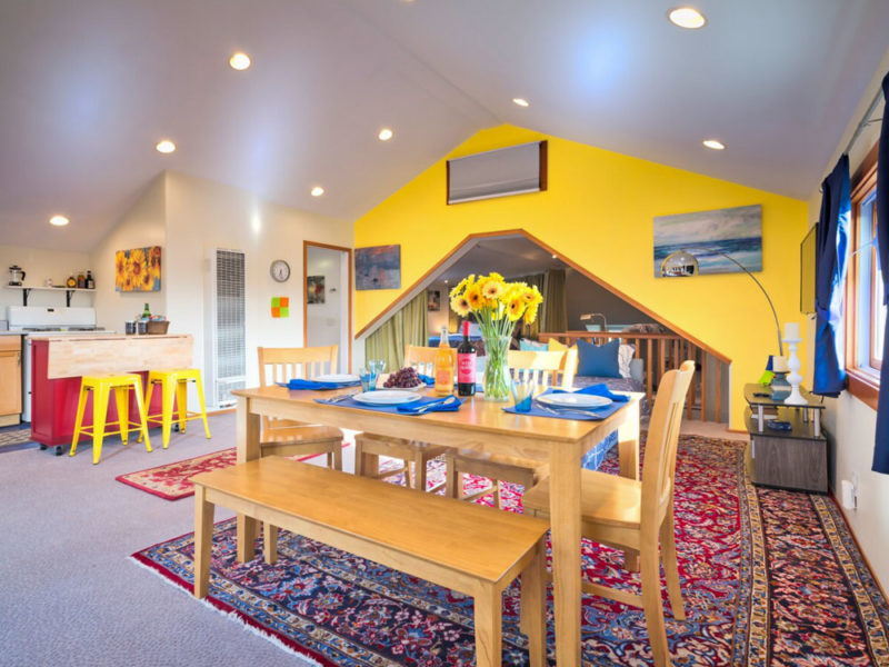 Best Berkeley Airbnbs and Vacation Rentals: Colorful Apartment