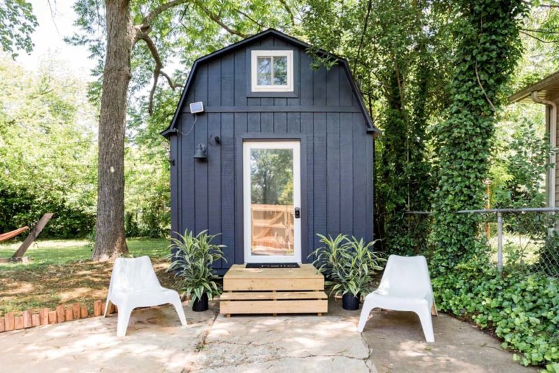 Best Charlotte Airbnbs & Vacation Rentals: Tiny Barn