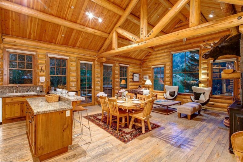 Best Jackson Hole Airbnbs & Vacation Rentals: Moosehead Cabin