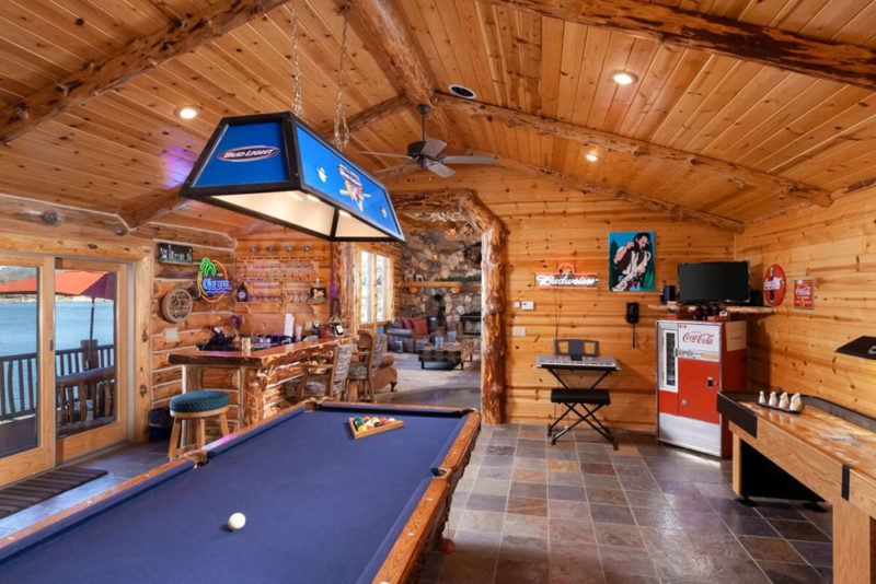 Big Bear Airbnb Vacation Rentals: Lakefront Log Cabin