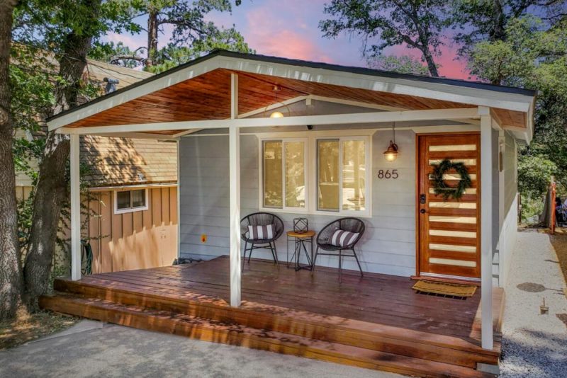 Big Bear Airbnb Vacation Rentals: Love Shack Tiny Cabin