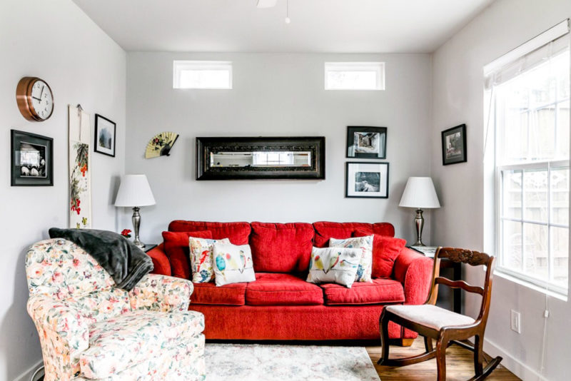 Cool Dallas Airbnbs and Vacation Rentals: Downtown Cozy casita